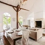 بيت للعطل Logis La Tour - Orangerie Saint-Laurent-de-la-Salle