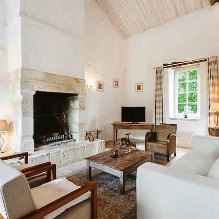 Logis La Tour - Orangerie Saint-Laurent-de-la-Salle