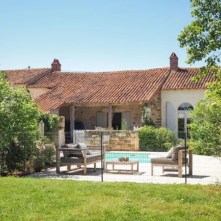 Logis La Tour - Orangerie بيت للعطل *