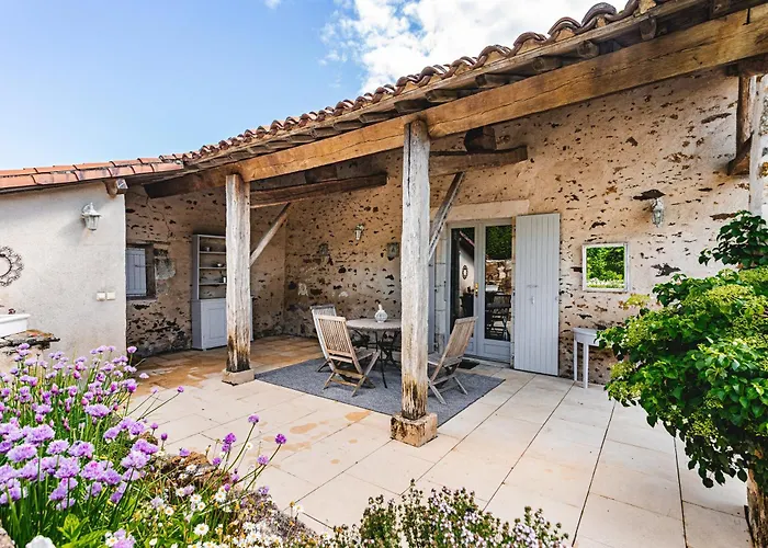 Logis La Tour - Orangerie * Saint-Laurent-de-la-Salle