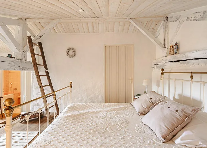 Logis La Tour - Orangerie 펜션 Saint-Laurent-de-la-Salle