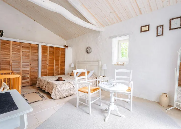 Logis La Tour - Orangerie 펜션 Saint-Laurent-de-la-Salle